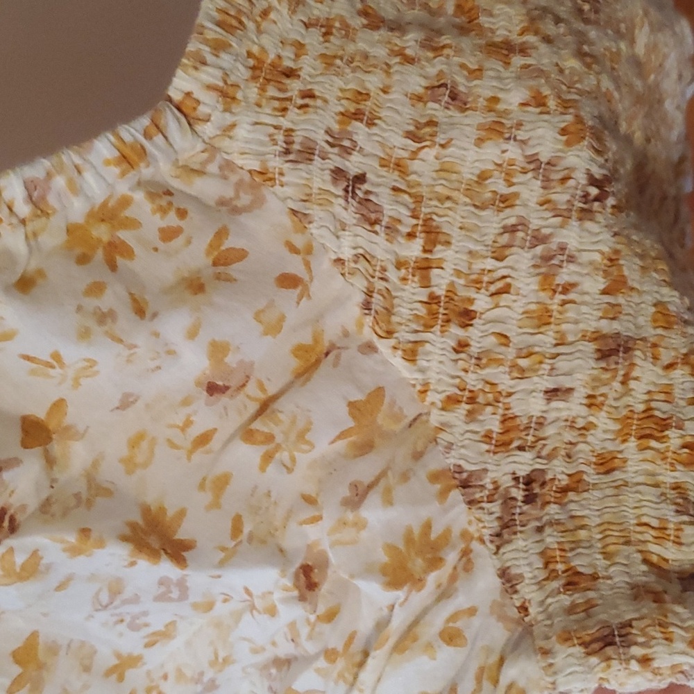 Able smocked crop top - Picture 4 of 4